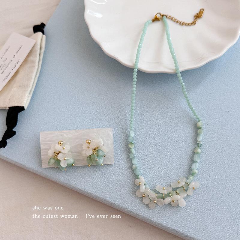 Summer Women's Cool Feeling Collarbone Flower Necklace