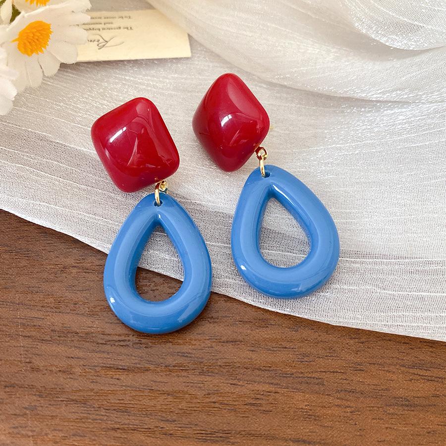 Silver needle resin oval pendant earrings retro Hong Kong style stud earrings female dopamine exaggerated earrings design sense niche
