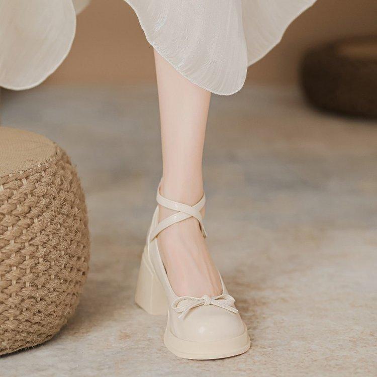 

French shallow single shoes women s 2025 spring and summer new white cross bow thick high heel Mary Jane small leather shoes 40