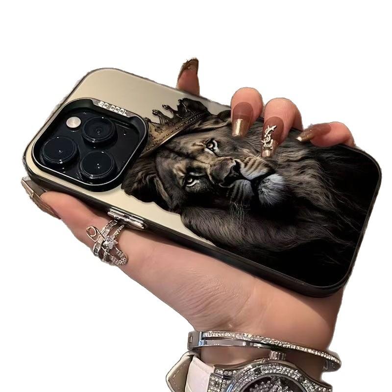 Lion Crown is suitable for Apple 15Promax mobile phone case iPhone16Pro personalized 14Pro17 new model.