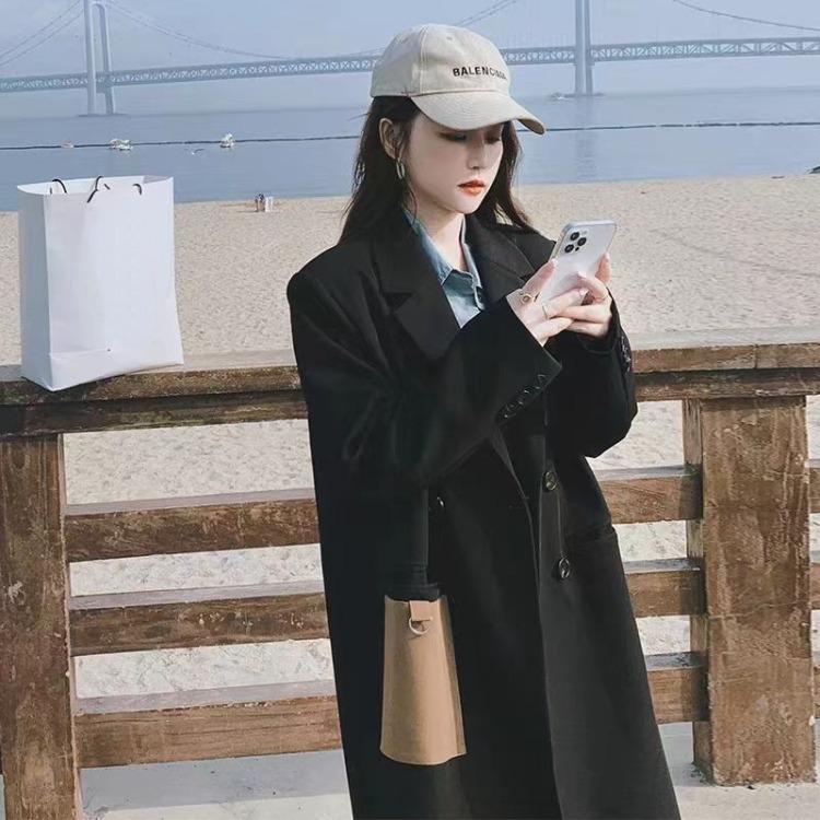 

Fashionable and Comfortable Loose-fit Black Jacket with Academic Style for Women