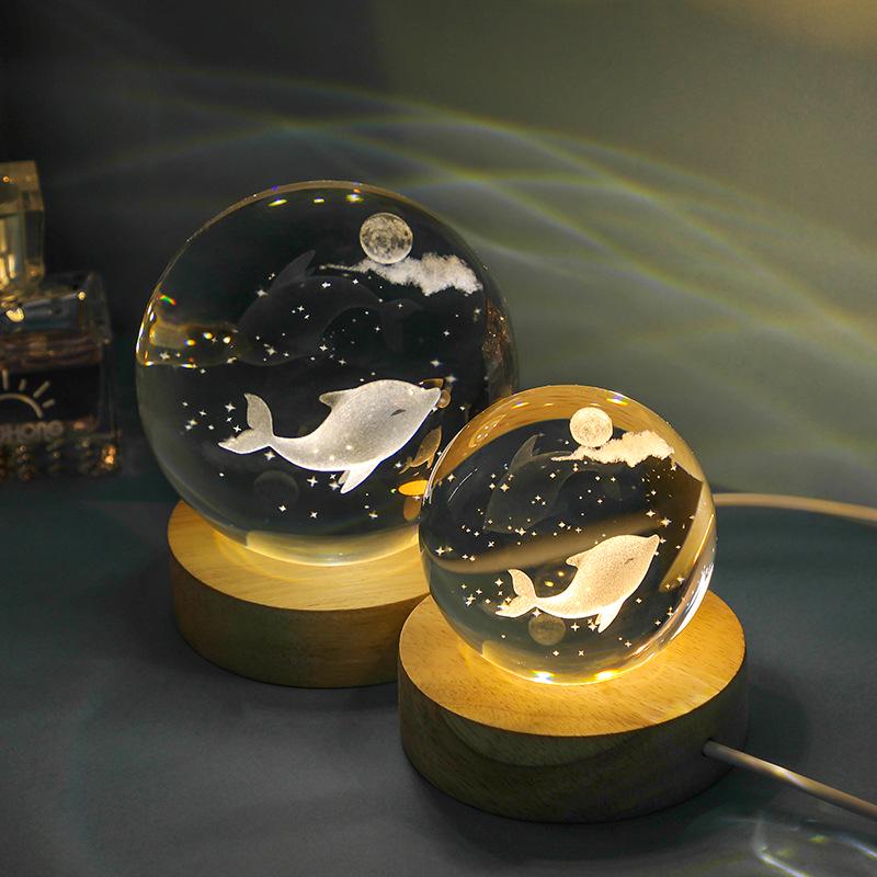 Sfera di Cristallo Medusa Oceano 3D Luce Notturna - Ornamento Creativo per Camera da Letto e Regalo di Compleanno
