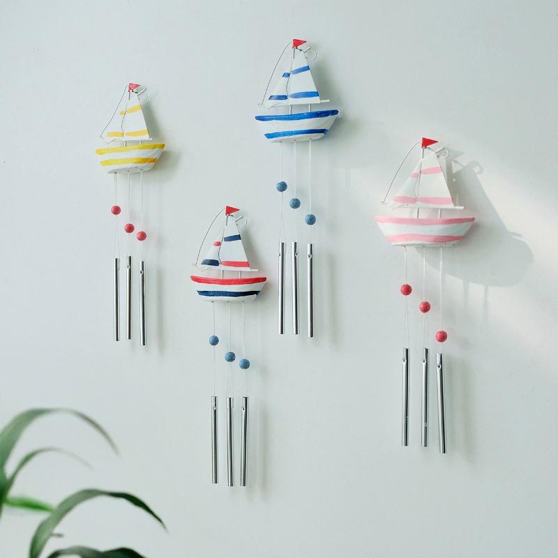 Středomořský větrný zvonek - Dřevěná dekorace plachetnice, Závěsný model lodi, Vzdušná ozdoba s námořní tématikou pro domácí zahradu