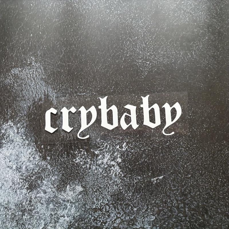 Cry Baby Aufkleber 1 Stück, Wasserdichtes Vinyl-Dekal, Stilvolle Verzierung für Motorrad und Autokarosserie, Stoßstange, Windschutzscheibe & Kofferraum