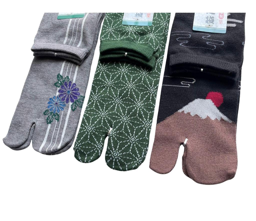 Tabi Socken aus japanischem Hanf und Set mit Berg Fuji Motiv für Herren, Japan, Stil, Chrysantheme, Blatt, Muster, 3 Paar (Verfügbare Farben)
