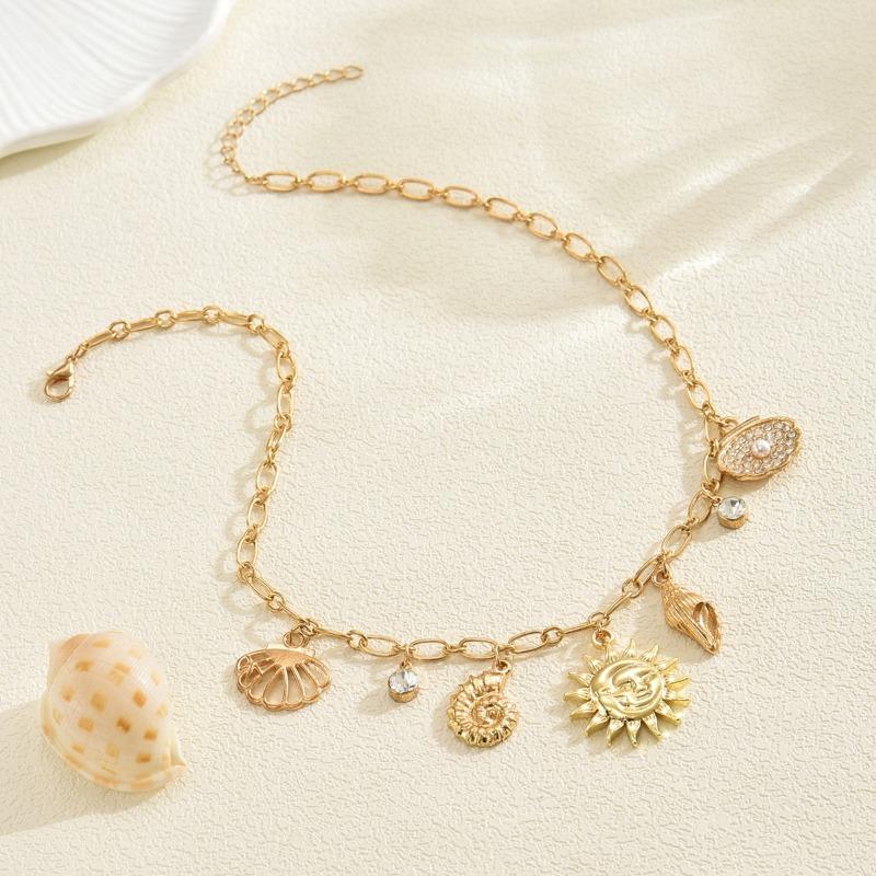 New Ocean Wind Shell Conch Necklace Simple Design Sunflower Smiley Pendant Necklace Female