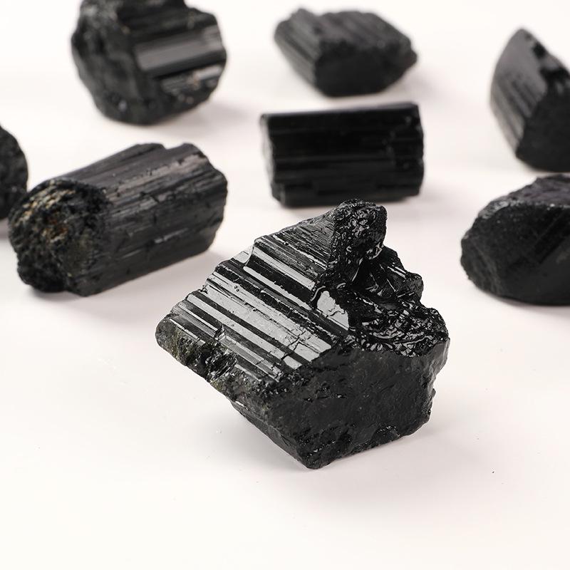 Raw Natural Black Tourmaline Crystal: Aroma Diffuser & Fish Tank Stone Decoration