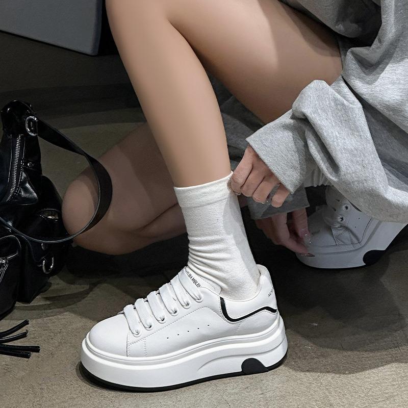 Love Little White Shoes Women's 2025 Spring New Muffin Thick-soled Small Man Height Increase Leather Breathable Casual Board Shoes Ins