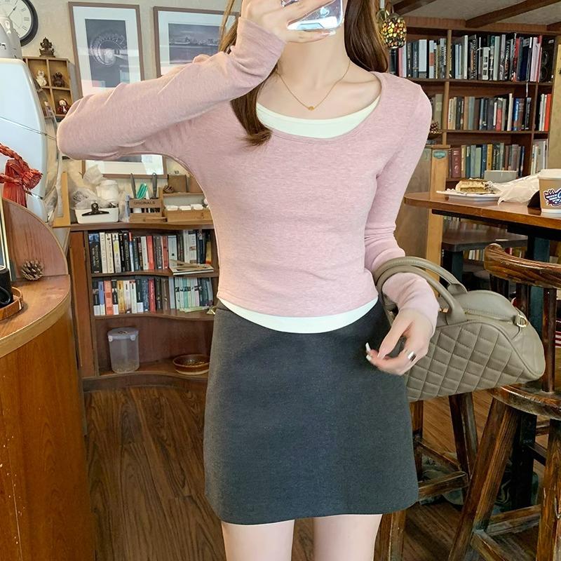 Designed Fake Two-piece Color-blocked Long-sleeved T-shirts for Women In Early Spring 2024 New Slim-fitting Pure Desire Tops with Bottoming Shirts