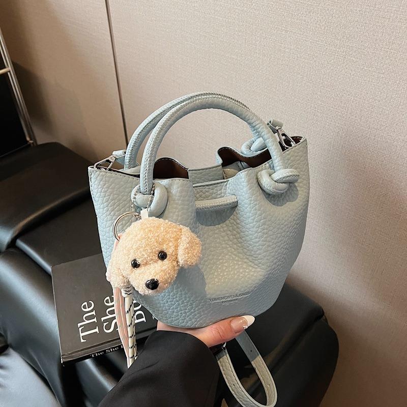 Spring and summer retro high-end bag women's new fashion versatile messenger bag portable bucket bag