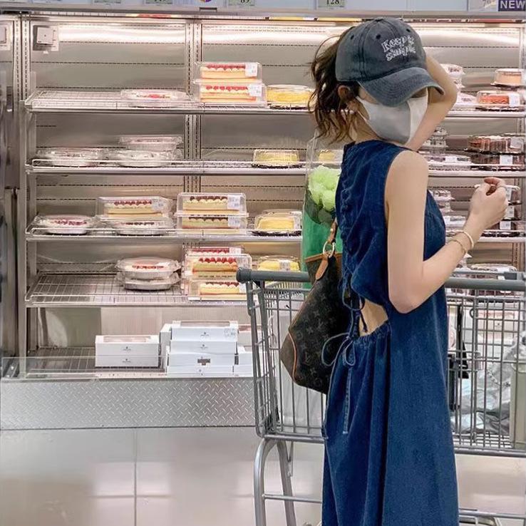 

Summer 2025 Women s Mid-Length Backless Denim Dress: Age-Reducing, Waist-Cinching, Hollow-Out Suspender Skirt M синій