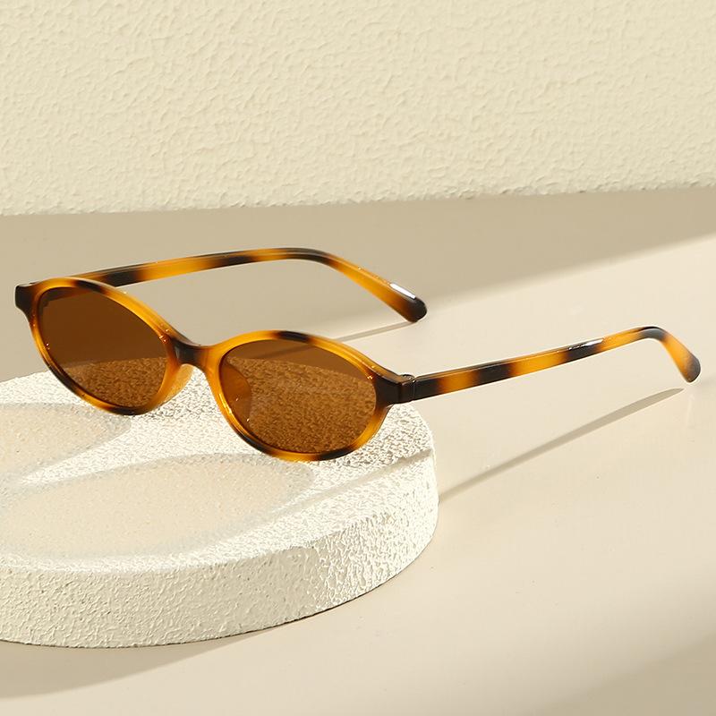 Vintage Small Cat Eye Sunglasses New Leopard Black Designer Small Oval Sun Glasses Retro Fashion Women Sunscreen Glasses Uv400