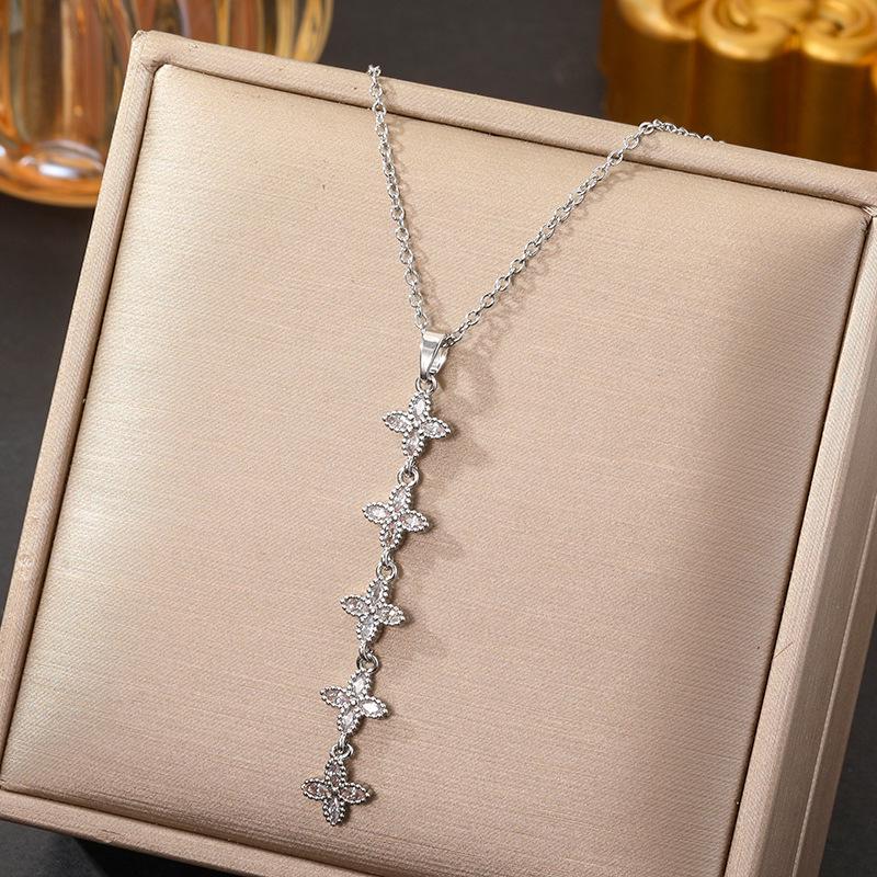 Exquisite Gold-Plated Diamond Four-Leaf Clover Tassel Necklace for Women - Fashionable Titanium Steel Clavicle Chain