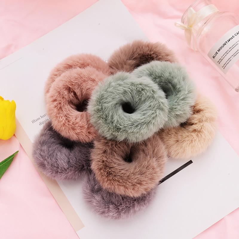 Cozy Fur Hair Tie: Soft, Charming Autumn/Winter Accessory for Adults