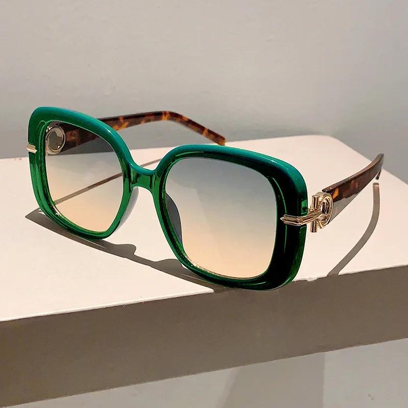 New Luxury Brand Designer Sunglass Square Big Frame Sunglasses Women For Men Fashion Vintage Sun Glasses Punk Rivet Shades Uv400