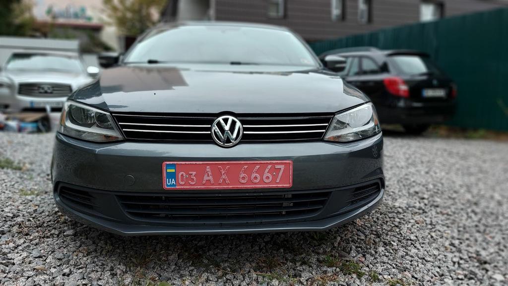 

Накладки на решітку 2011-2014 (4 шт, нерж) для Volkswagen Jetta