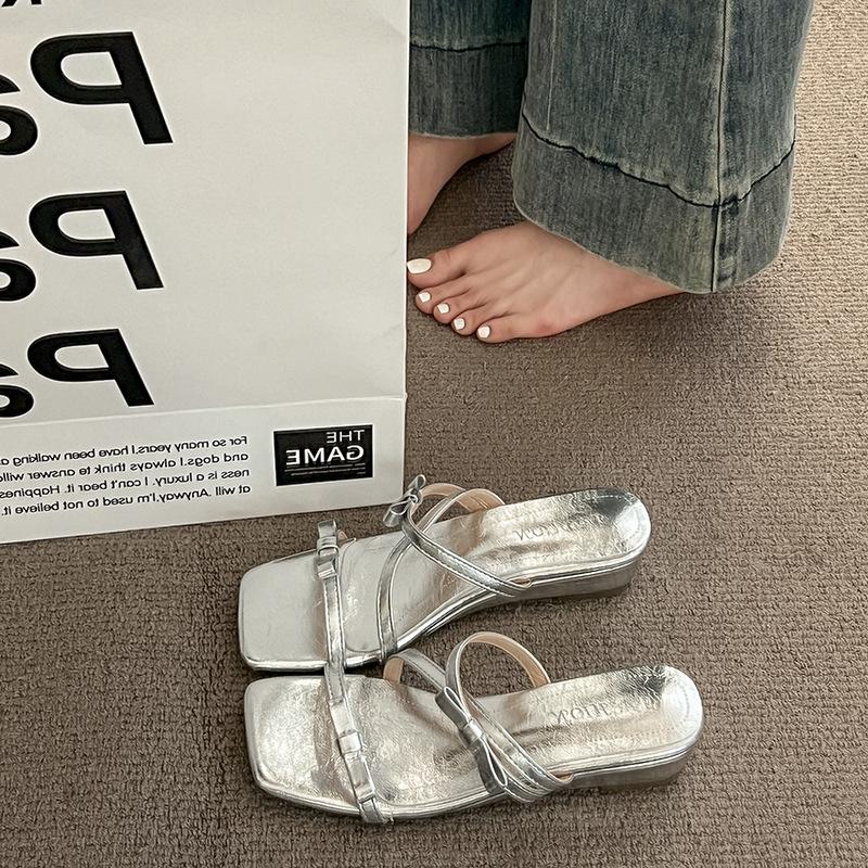 

Bow square head low heel one-word drag spring and summer 2025 new wear sandals fairy style versatile cool slippers 40