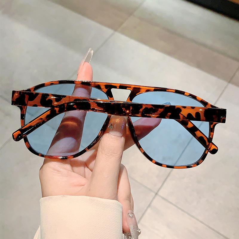 Luxury Designer Big Frame Pilot Sunglasses for Women Men Trendy Vintage Punk Shades UV400 Protection