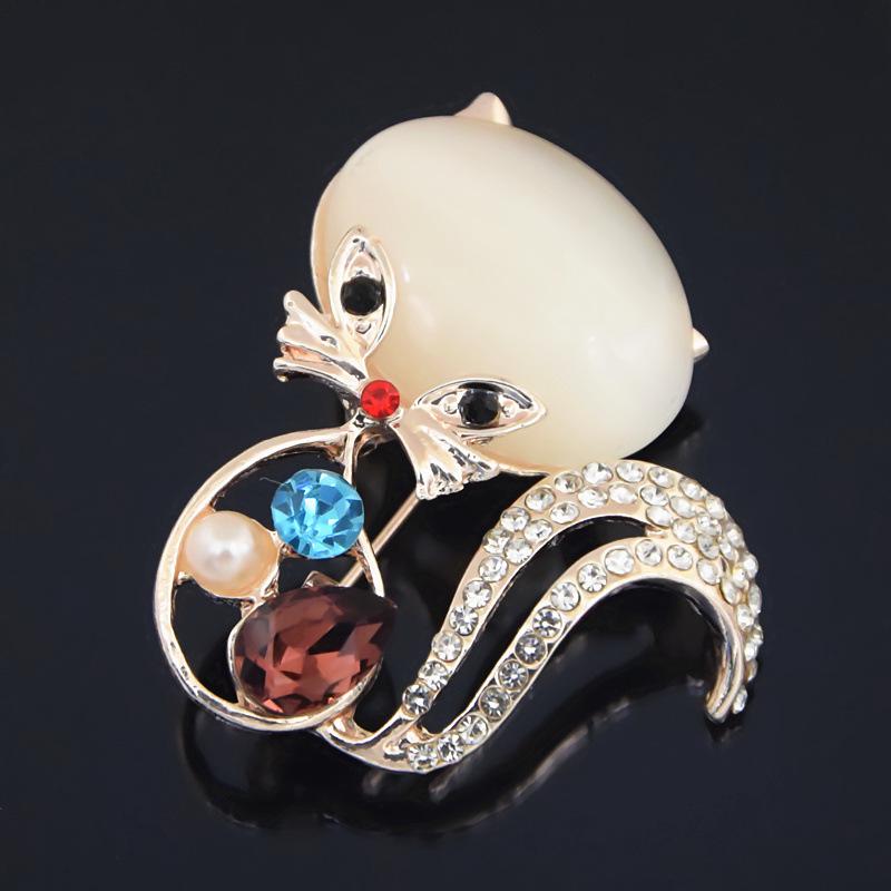 Crystal Cat's Eye Fox Brooch: Versatile Animal Lapel Pin & Scarf Buckle