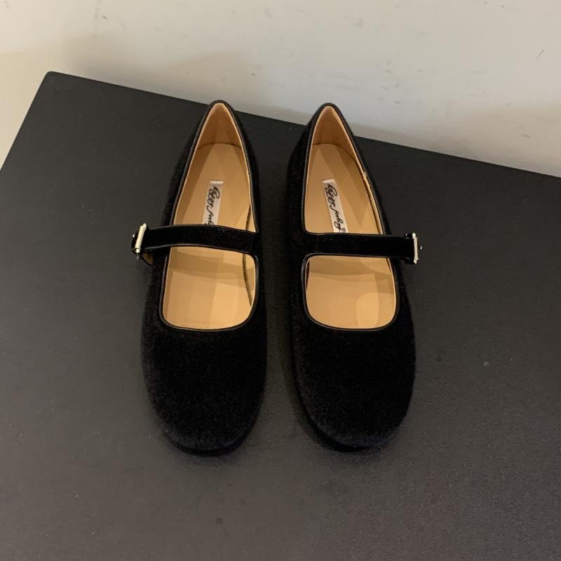 French temperament round head plush soft flat bottom Mary Jane single shoes women's shoes 2025 spring and autumn new skirt evening shoes