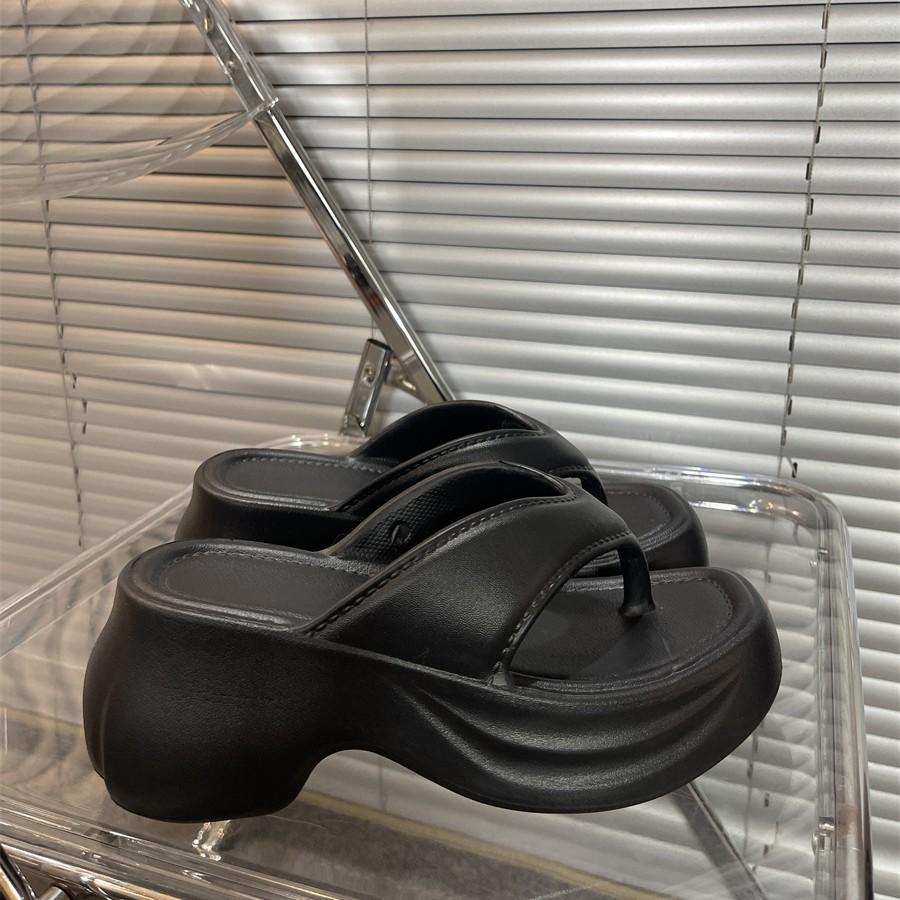 New summer thick-soled thick-heeled slippers, women's summer thick-soled seaside cool slippers