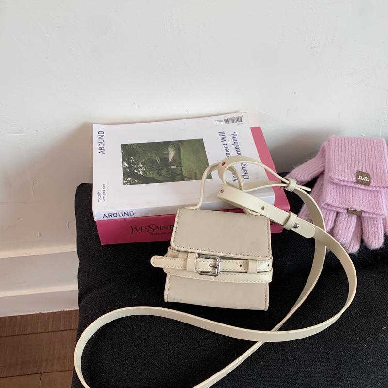 

Mini small square bag women s new niche design high-end sense portable small bag messenger bag tide белый