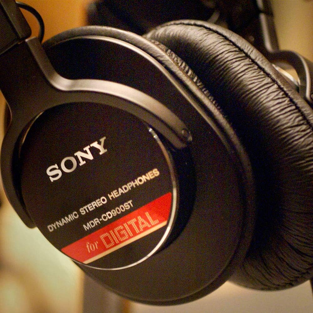 Sony MDR-CD900ST Closed-Back Studio Monitor Headphones Black