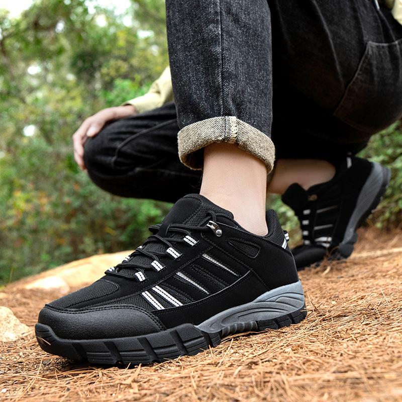 

Mountaineering labor insurance shoes Outdoor casual labor insurance shoes Wear acid and alkali resistant breathable sports shoes 38
