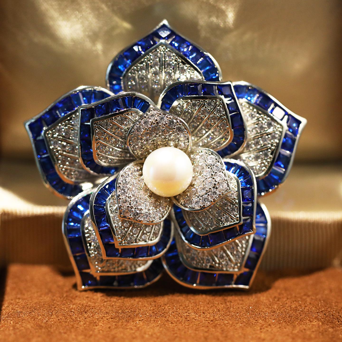 Elegant Camellia Freshwater Pearl Brooch - Luxurious High-End Gift & Fashion Accessory for Women