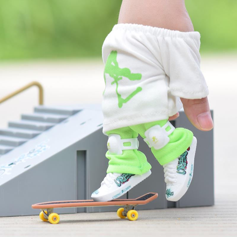 Cross-Border New Finger Clothing & Accessories: Finger Skateboard, Scooter, Bicycle, and Balance Car