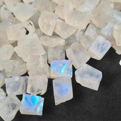 Μικρό Μέγεθος Ακατέργαστη Σεληνιακή Πέτρα Ουράνιου Τόξου, Φυσική Ακατέργαστη Πολύτιμη Πέτρα, Μέγεθος 5-20 MM Ακατέργαστη.
