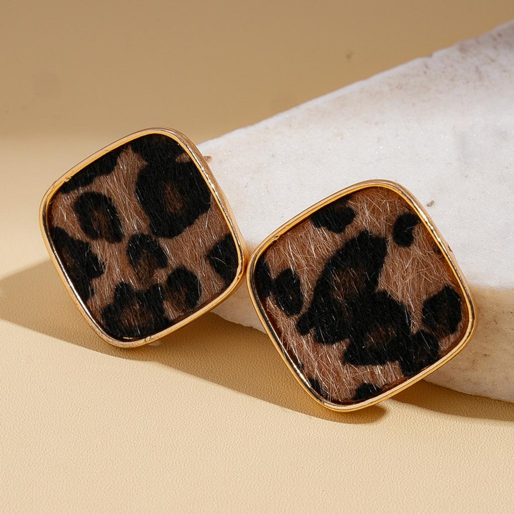 European and American autumn and winter retro geometric round flower leopard print silver needle earrings Maillard niche earrings