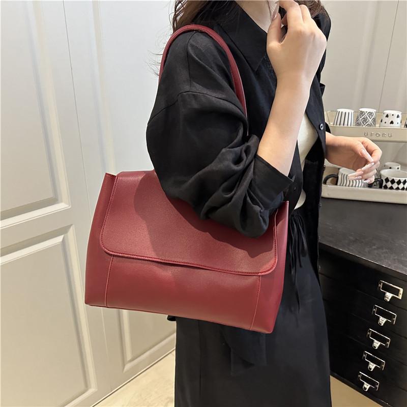 Faux Leather Tote Bag for Women Minimalist Magnetic Closure Shoulder Handbag