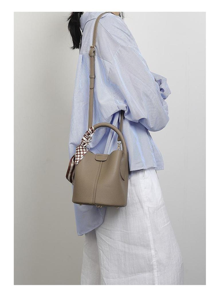 2025 Všestranný dámský módní šátek, kabelka bucket a crossbody kabelka