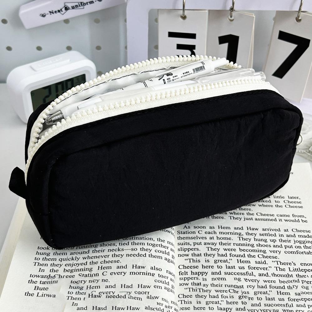 

Large Capacity Pen Bag Zipper Design Stationery Bag New Pen Box Gift
