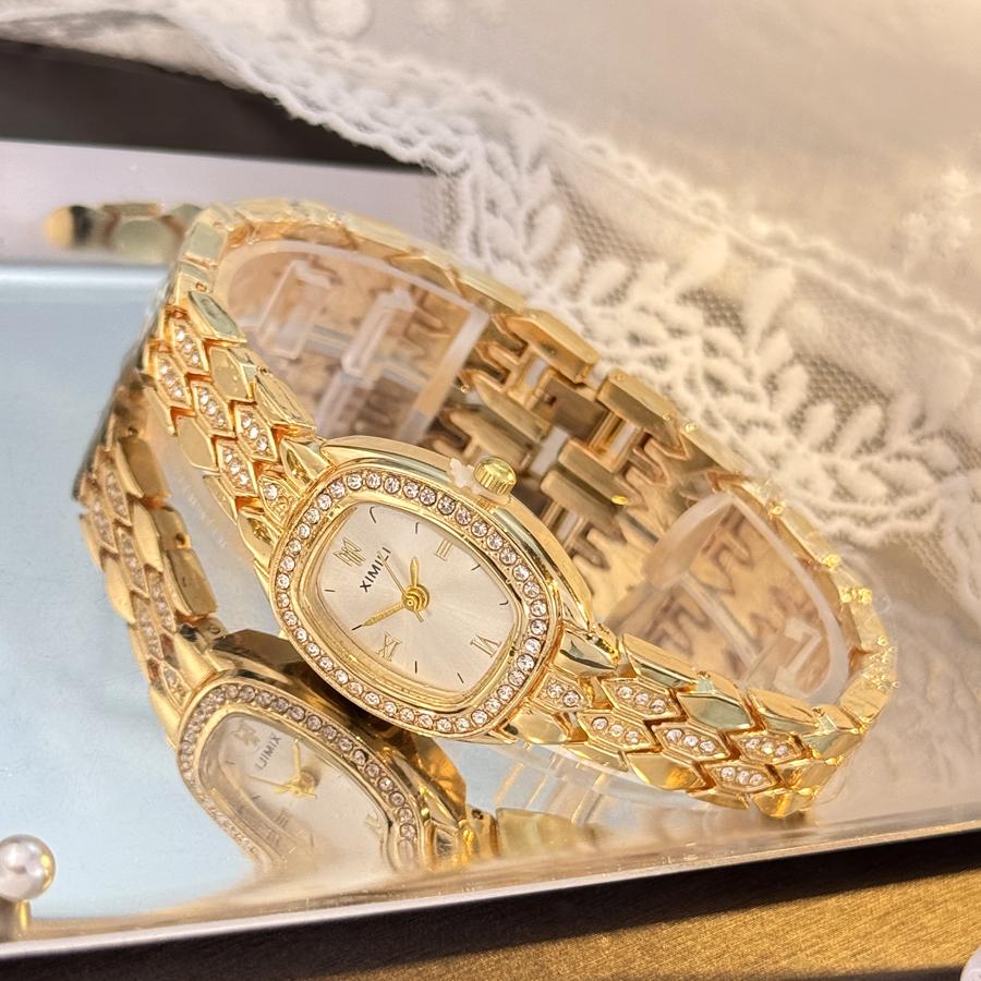Fashionable Minimalist Diamond-Encrusted Snake-Scale Bracelet Watch for WomenElegant Luxury Wine-Barrel Shaped Quartz Wristwatch