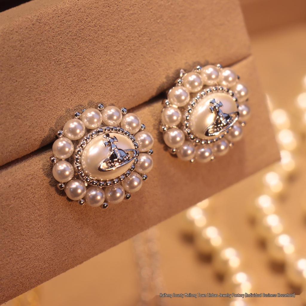 Vivienne Westwood Diamant Halskette & Ohrstecker Set – Modisches Pavé-Design
