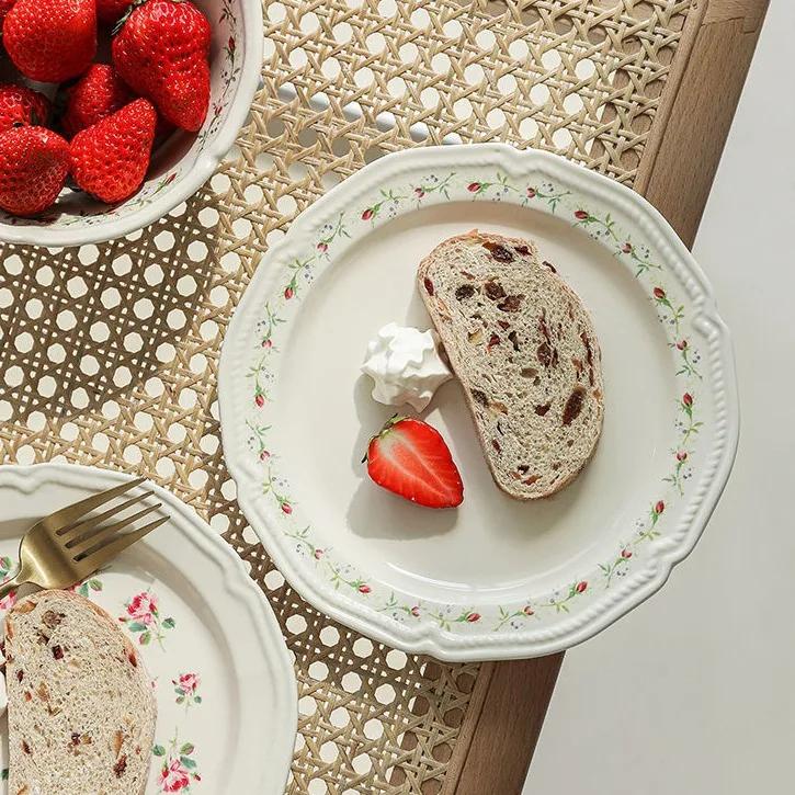 1 piece of French relief retro ceramic plate. Household meal plates, Western flat plates, fruit plates, dessert plates