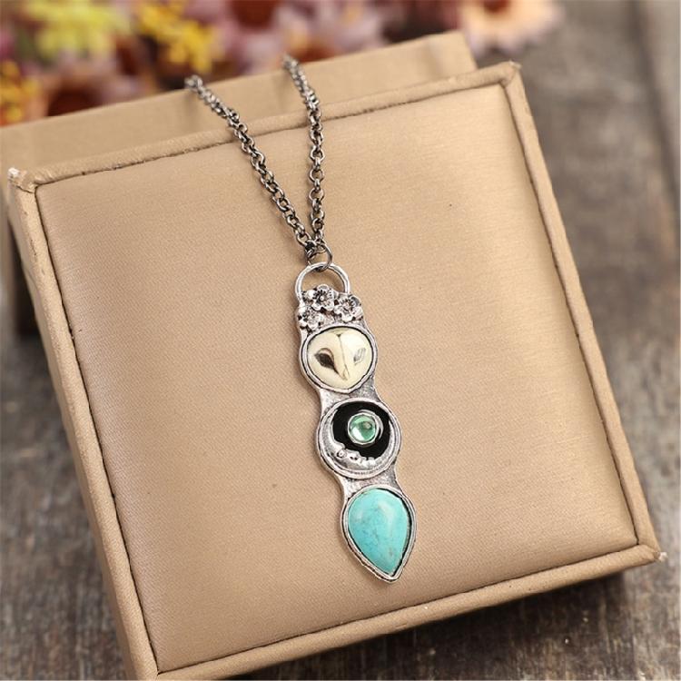 Stylish Turquoise Owl Pendant Necklace Decoration for Women Who Love Bohemian Styles and Distinctive Accessories