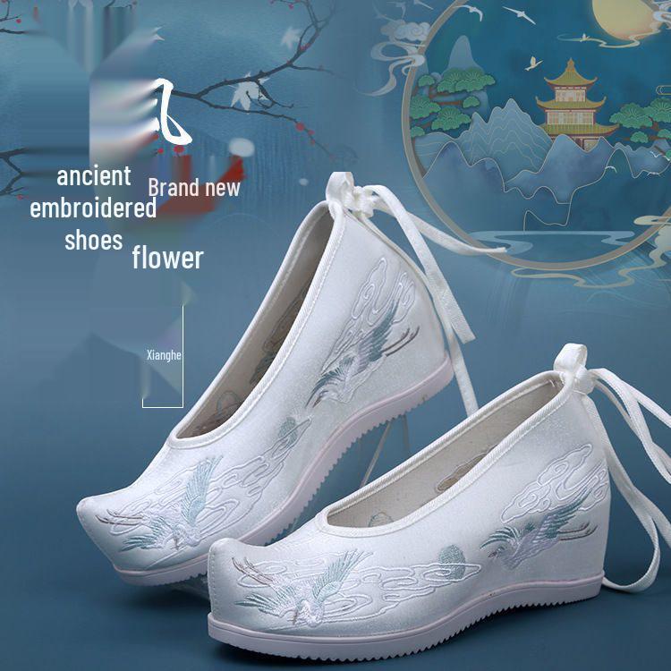Women's Embroidered Hanfu Shoes - Ancient Style Beaded Floral Shoes with Bow, Upturned Toe, Inner Height Lift, Perfect for Spring and Autumn.