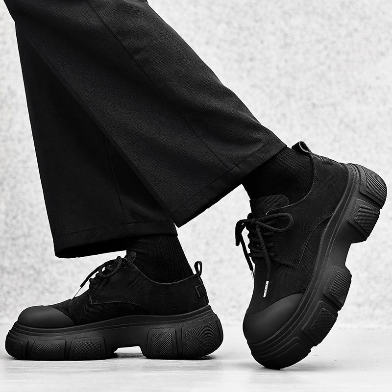 2024 Herbst neue Herrenschuhe Japanische und koreanische Freizeitschuhe Herren kleine schwarze Schuhe Plateau Einzelne Schuhe Reiseschuhe