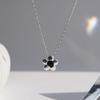 Schwarze funkelnde Diamant-Kette mit kleiner Blume für Damen, einfache und süße Instagram-Kette in koreanischer Version, vielseitige Schlüsselbeinkette mit fünf Blütenblättern