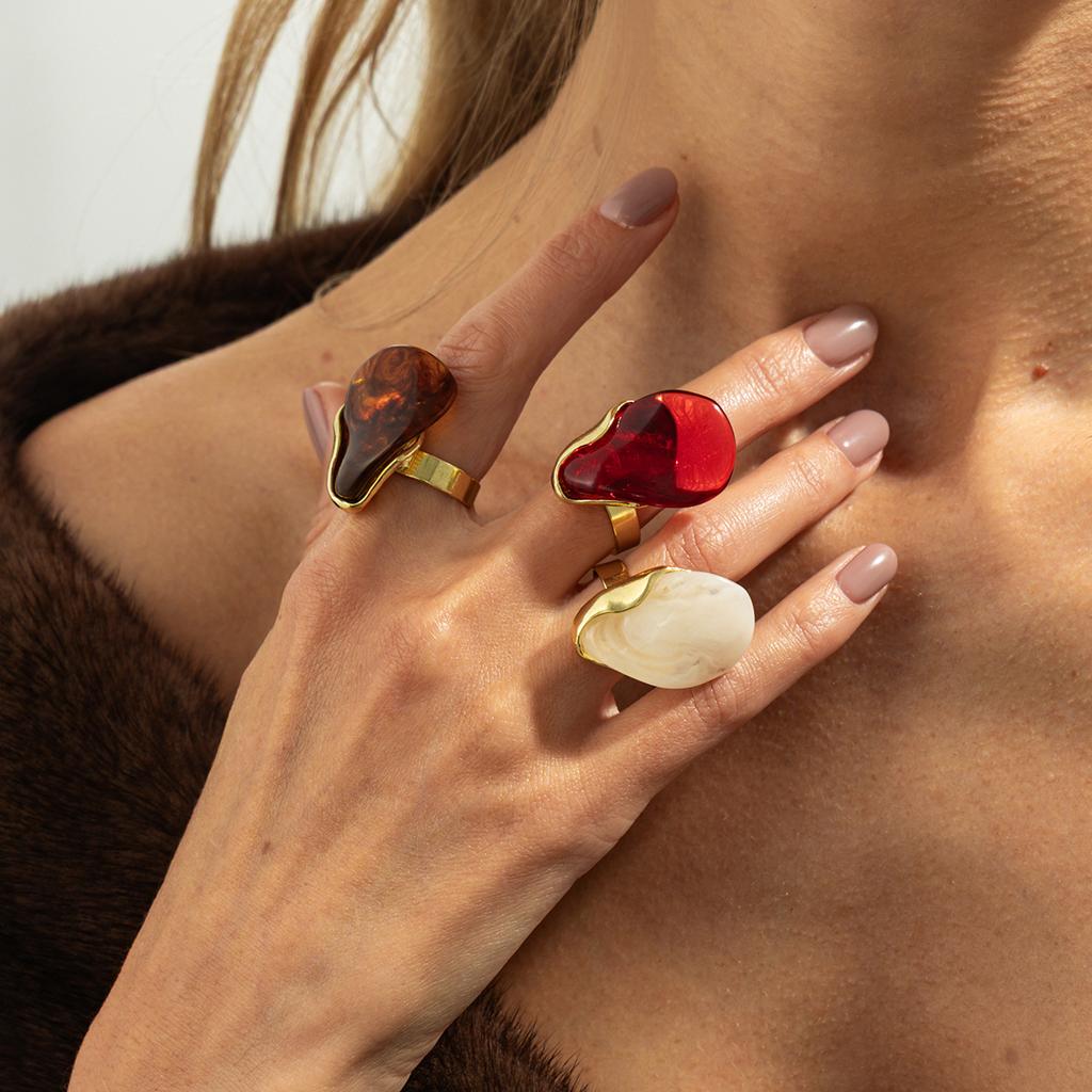 Vintage New Design Brown Red Beige Resin Geometric Adjustable Rings for Women Golden Alloy Fashion Daily Ring Jewelry Gift