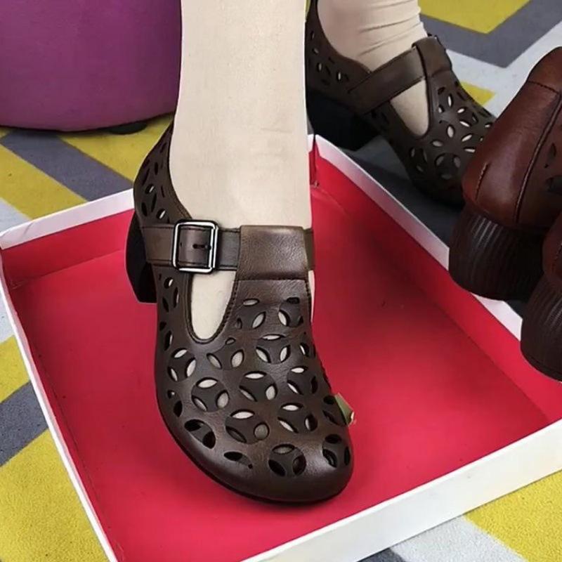 Spring and Autumn Retro Small Leather Shoes Platform Sandals Casual Sandals 2025 Summer New Hollow Middle-aged and Elderly Hole Women's Shoes