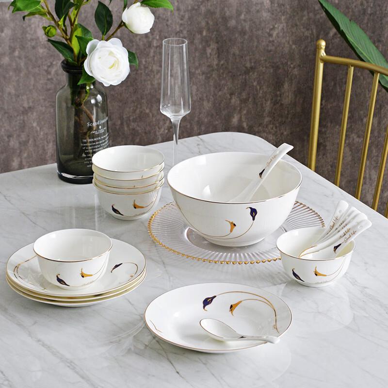 Tanghui 18-Piece Bone China Dinnerware Set