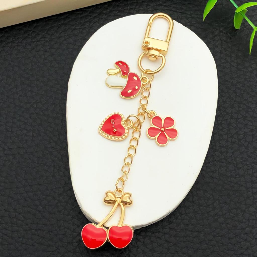 Europäisch-Amerikanischer Stil Roter Pilz Herz Tropföl Schlüsselanhänger Anhänger