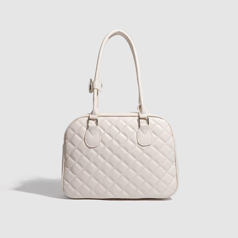 2025 New Quilted Toast Bag for Women, Niche Design Commuter Boston Bag, Versatile High-End Feel Single Shoulder Tote Bag