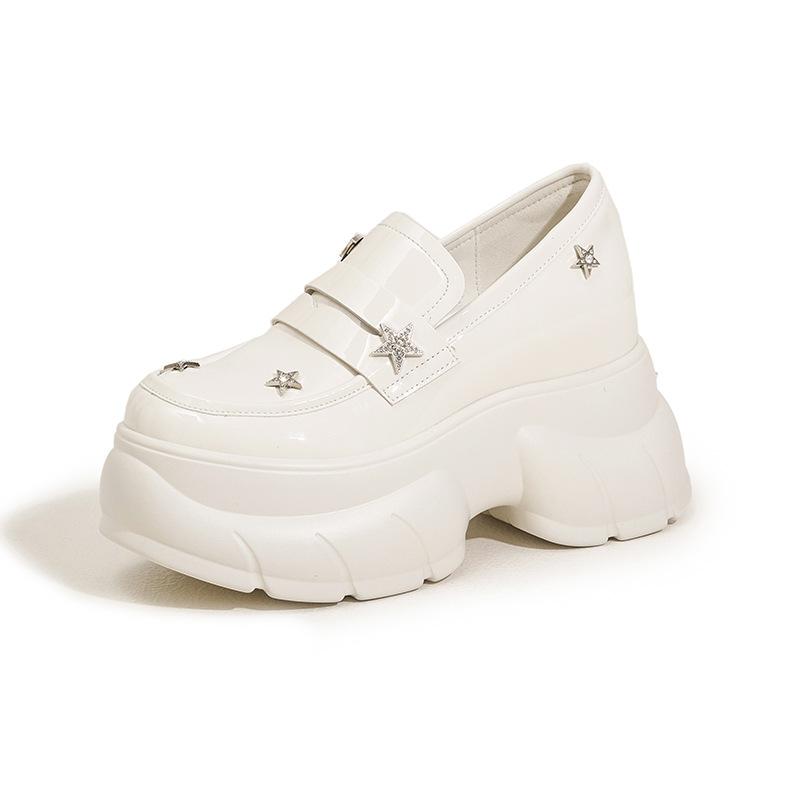 

Женские лоферы на толстой подошве с внутренней платформой, новинка весны и лета 2025 года, женская обувь-маффин, звездная мода, универсальные туфли-лодочки с мелким вырезом 39