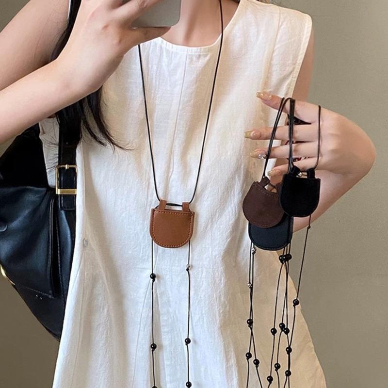 Fashionable Leather Necklace Bag for Earphone Protective and Coin Holding Perfect for Outdoor Activities Daily Use