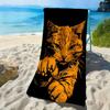 Retro-Katzen-Strandtuch aus Polyester-Mikrofaser mit Street-Thema ist hoch saugfähig, geeignet für Schwimmen und Strandausflüge